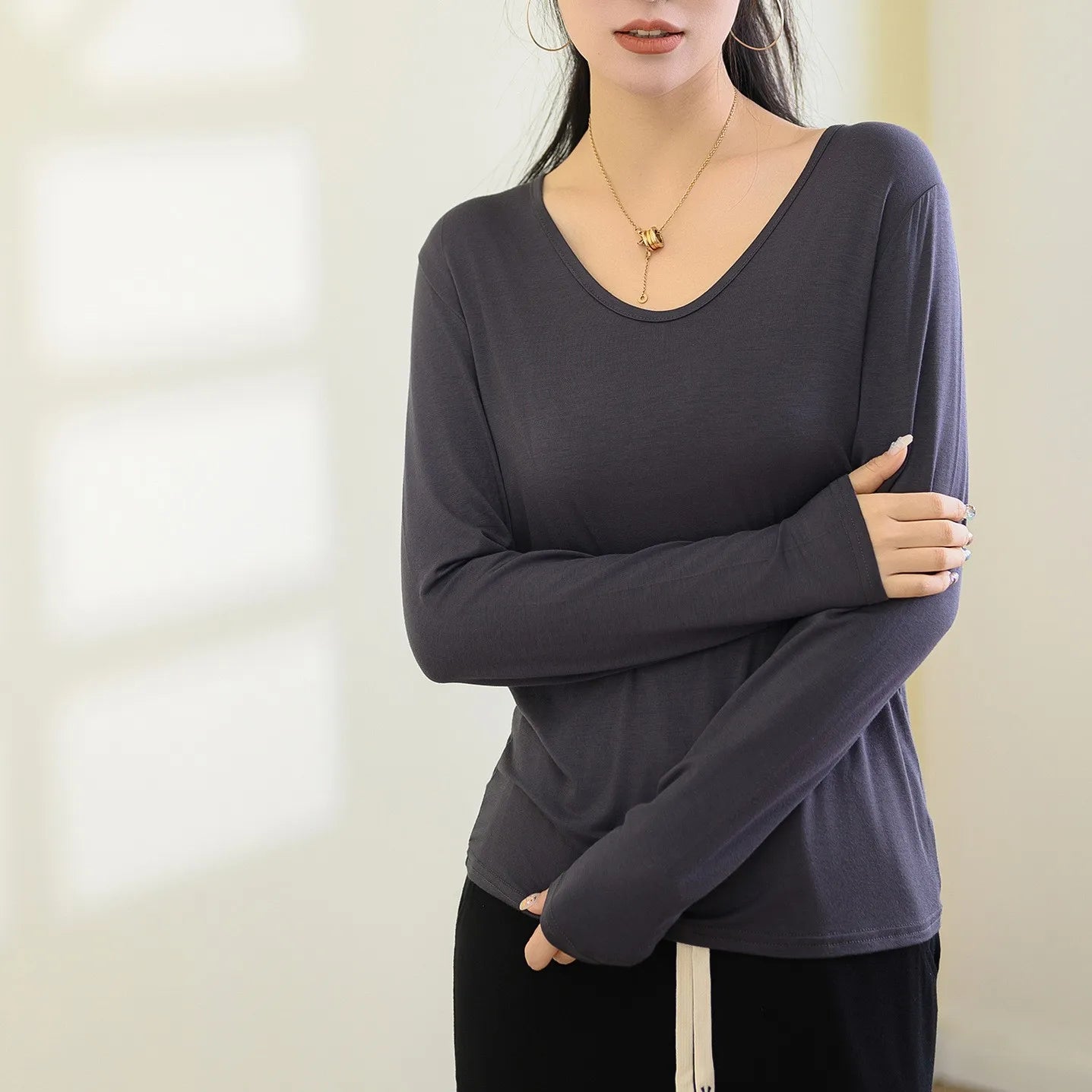 Plus size L to 6XL U-Neck Women's T-shirt Long sleeves Loose Bottomed Tshirts solid color Casual Tee Tops All match