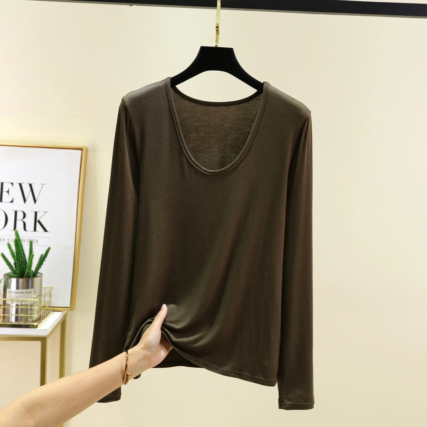 Plus size L to 6XL U-Neck Women's T-shirt Long sleeves Loose Bottomed Tshirts solid color Casual Tee Tops All match