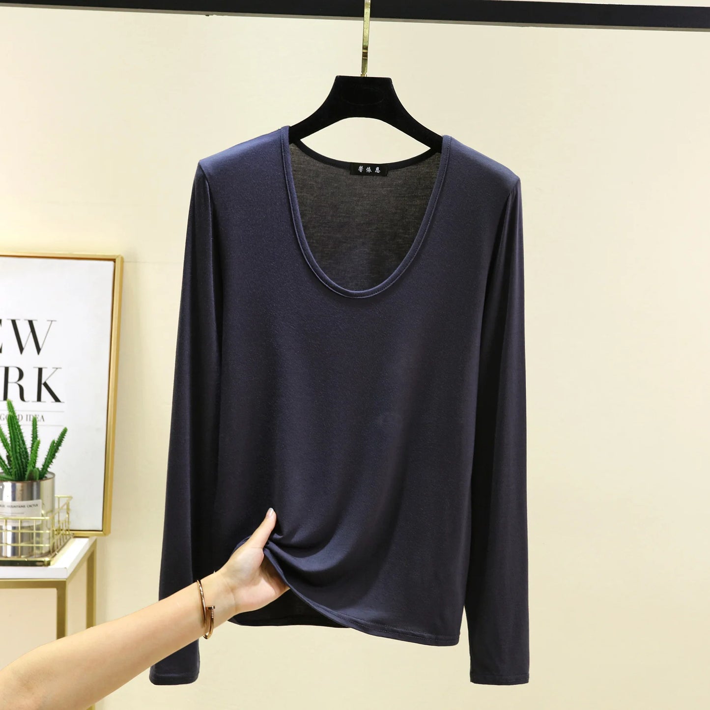 Plus size L to 6XL U-Neck Women's T-shirt Long sleeves Loose Bottomed Tshirts solid color Casual Tee Tops All match